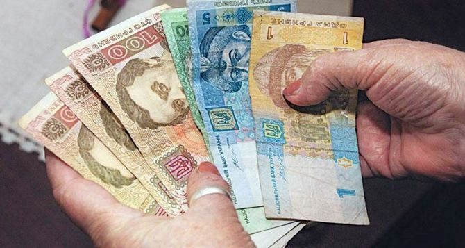 Пенсіонерам доплатять солідні гроші: приходитимуть 3 місяці