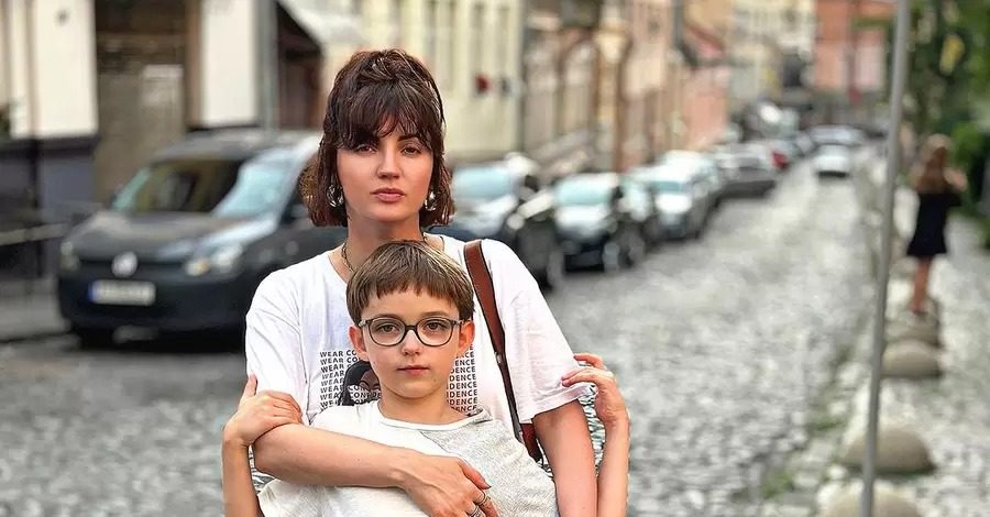 Цибульская с 9-летним сыном уехала из Украины: «Это не бегство»