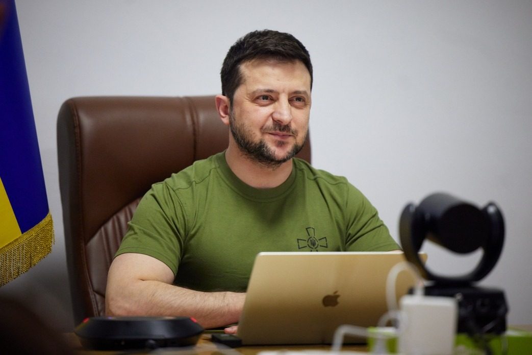 Скільки заробляє Зеленський та інші лідери: суми вас здивують
