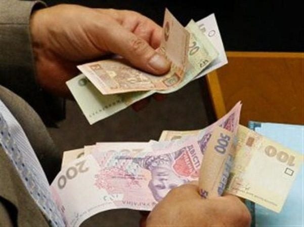 Пенсии в Украине: сколько будет получать лицо без 15 лет стажа