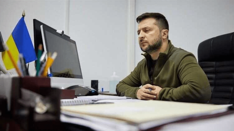 Скільки заробляє Зеленський та інші лідери: суми вас здивують
