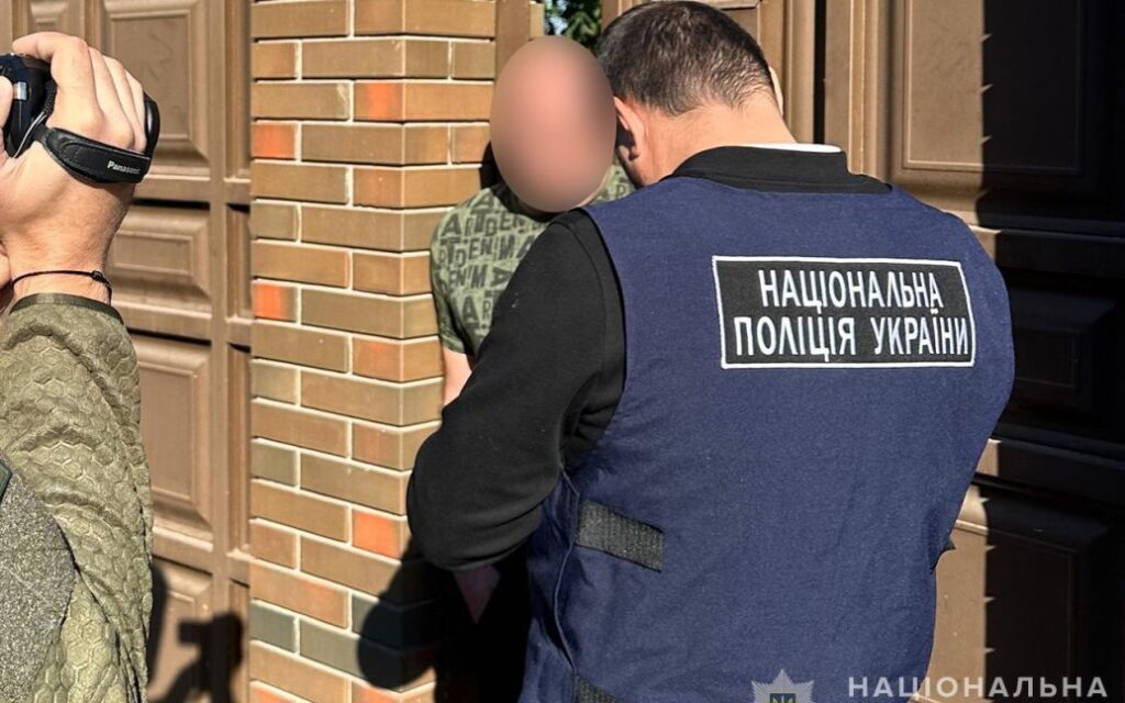 На Сумщині викрили засновників благодійної організації, які брали хабарі 4 На Сумщині викрили засновників благодійної організації, які брали хабарі