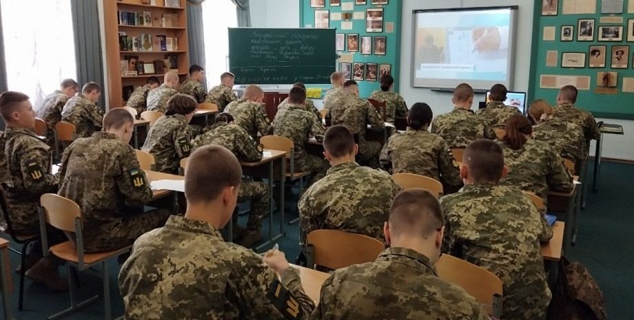 Стефанчук объяснил почему нельзя демобилизовать военных до 25 лет