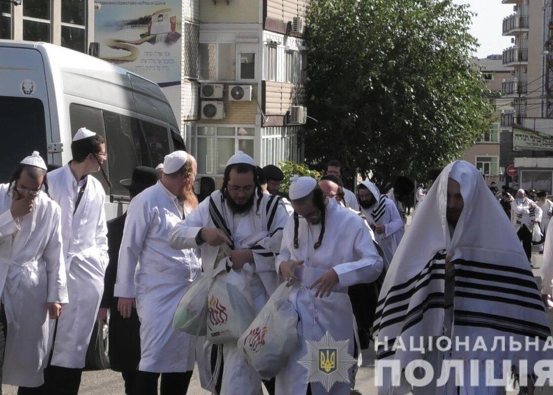 Хасиды платят по тысяче долларов, чтобы добраться до Умани
