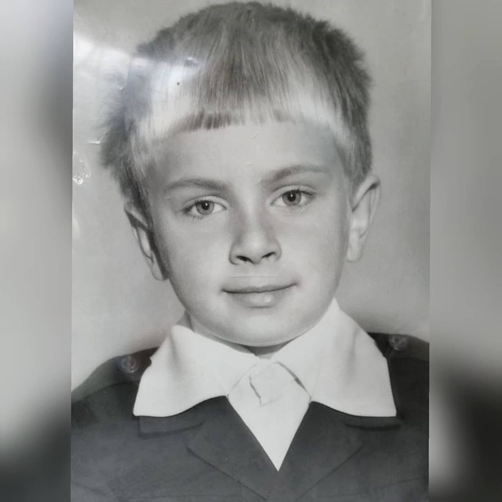 Як протягом життя змінювався фронтмен гурту СКАЙ та який рекорд назавжди залишив його ім'я в історії 4 Як протягом життя змінювався фронтмен гурту СКАЙ та який рекорд назавжди залишив його ім'я в історії