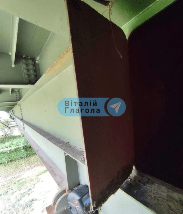 Незвичайний спосіб: зварювальник вирізав дірку в мості та втік через неї в Угорщину
