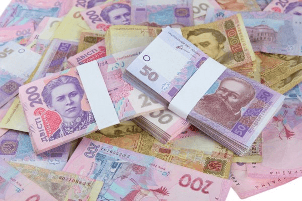 В Україні збільшується кількість фальшивих грошей: як розпізнати підробку