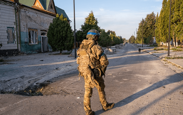 Ворог продавив лівий фланг українських оборонців на Курщині – Deep State