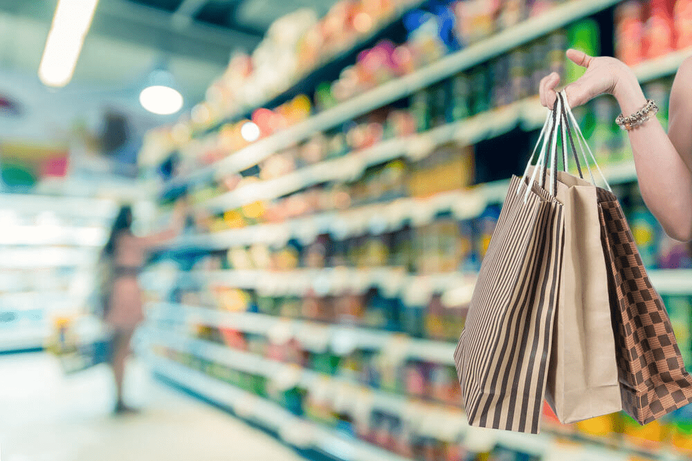В Україні змінилися ціни на електроенергію та продукти: що здорожчало