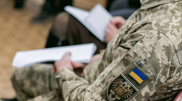 Кабмін призупинив бронювання працівників критичних підприємств