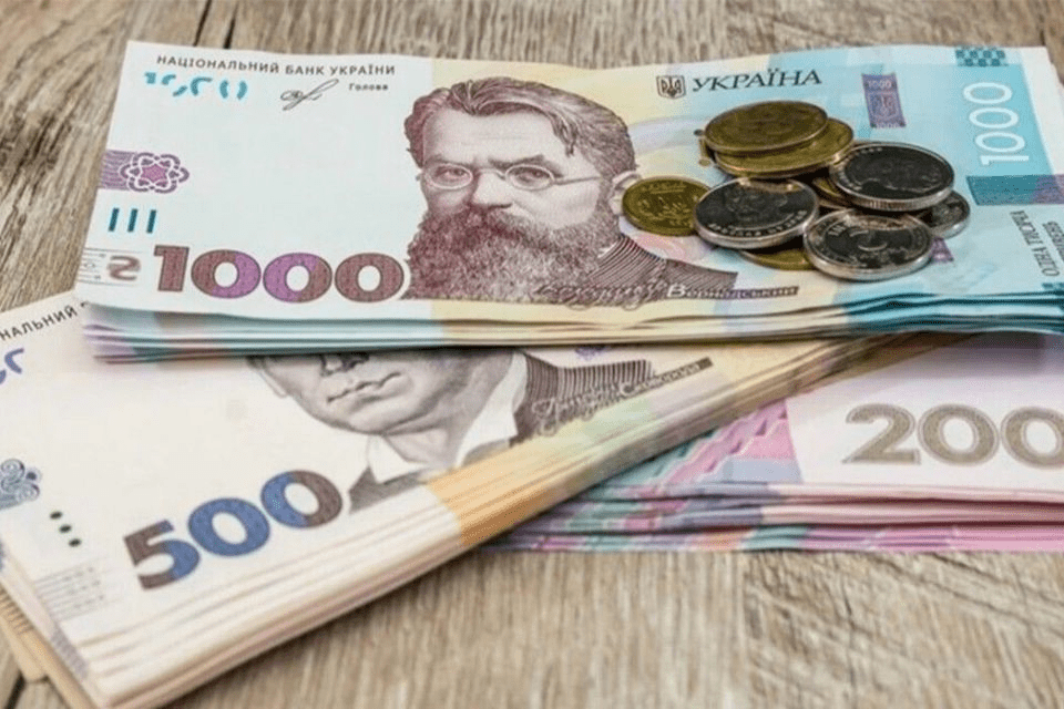 Українці отримають допомогу в розмірі до 11 тис.: хто може отримати виплату