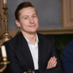 “Квартирі торба”: будинок відомого українського актора в Києві постраждав від російського безпілотника ➤ Prozoro.net.ua