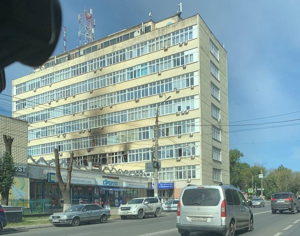 В Брянской области стая БпЛА атаковала завод: что там производят