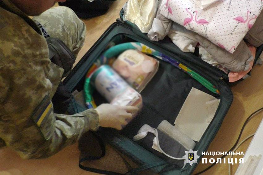 В великих містах України немовлят продавали за кордон, прикриваючись сурогатним материнством