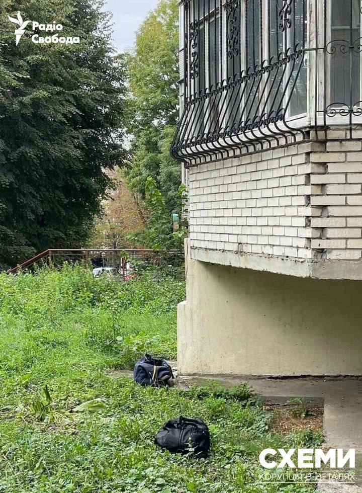 На Хмельнитчине разоблачили главу МСЭК и ее сына: весь дом был в деньгах