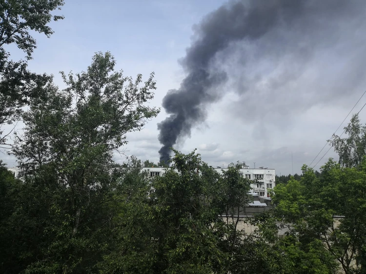В Подмосковье произошел пожар на территории военного аэродрома: видео ➤ Prozoro.net.ua