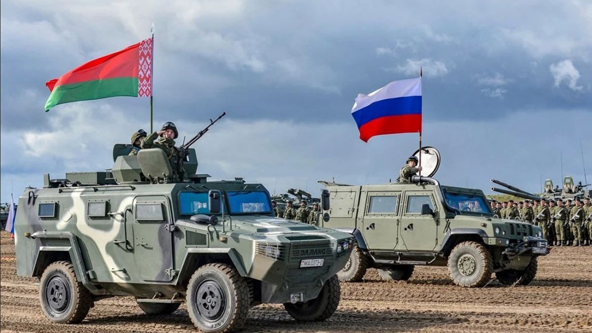 Беларусь отправляет своих военных в Россию: причина
