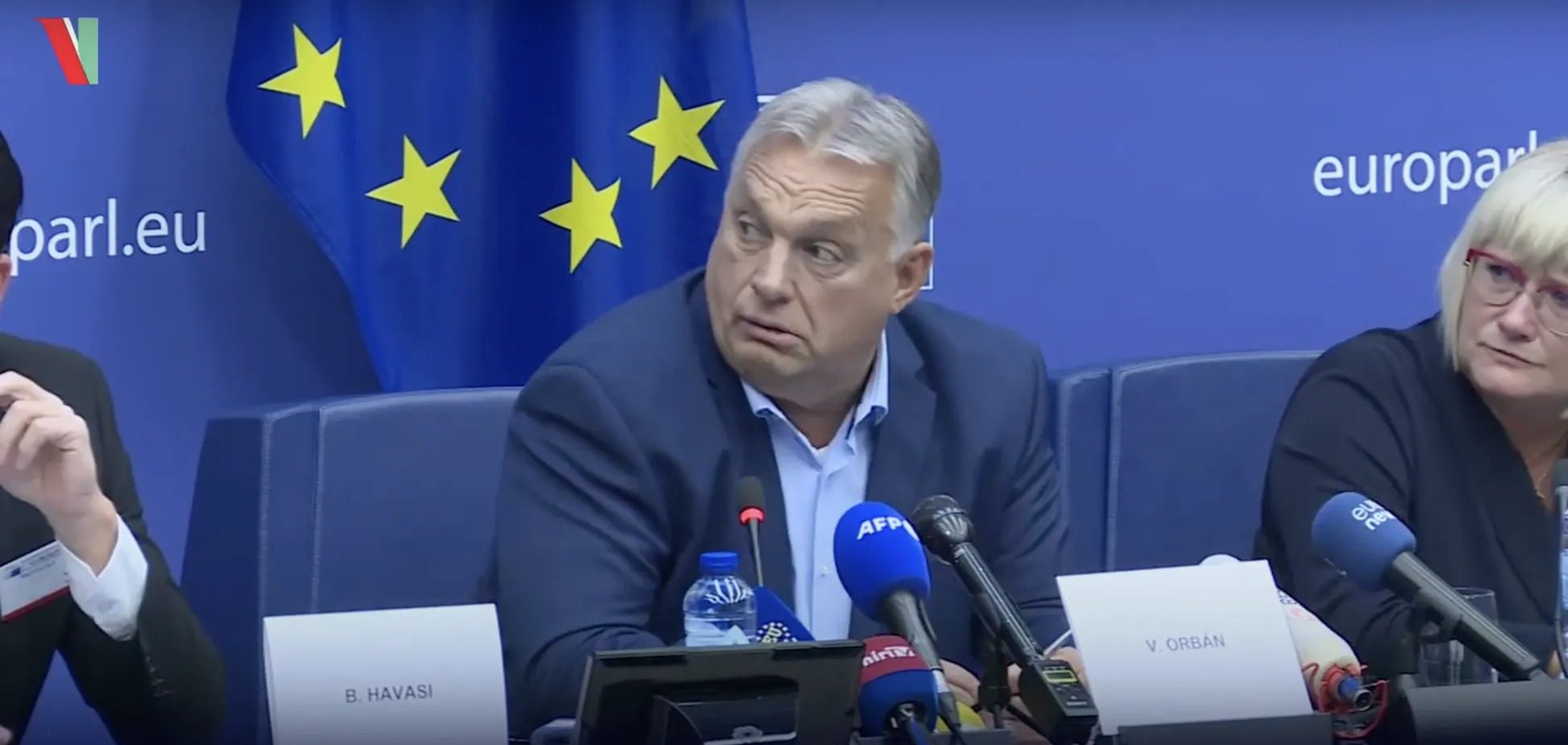 «Продался России и Китаю»: на Орбана пытались напасть (видео)