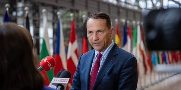 Сікорський: ЄС має взяти відповідальність та закінчити війну ➤ Prozoro.net.ua