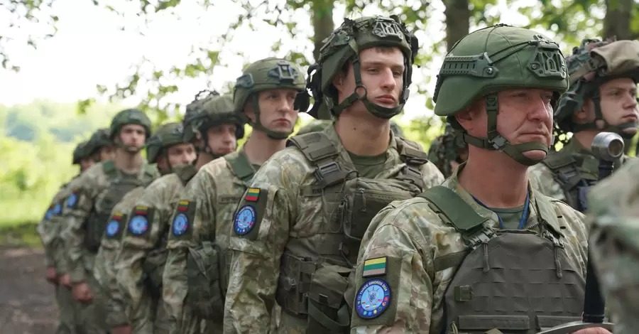 В Польше первые добровольцы вступают в ВСУ: сколько подано заявок
