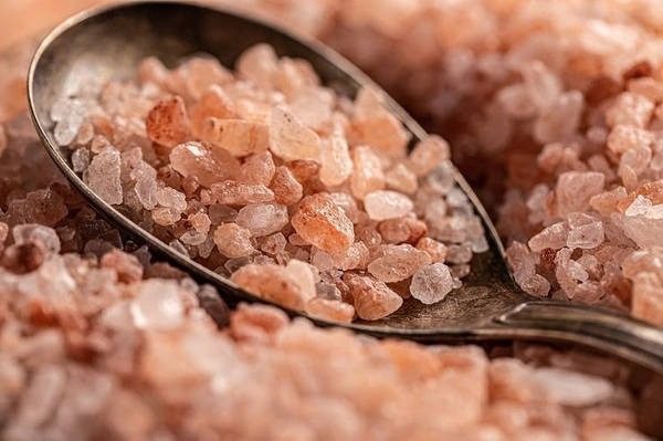 Есть ли разница между гималайской, морской и обычной солью