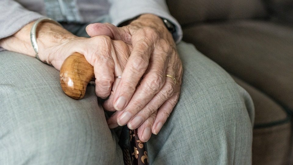 В Україні видають новий вид пенсійних посвідчень: як отримати документ
