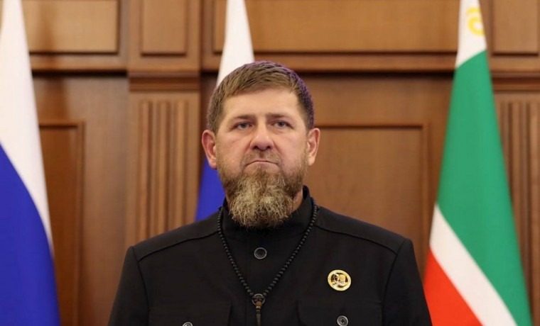 В Чечне кадыровцы публично казнили напавшего на силовиков 17-летнего юношу (фото)