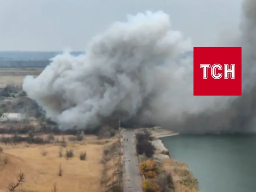 Момент взрыва на Кураховской дамбе попал на видео