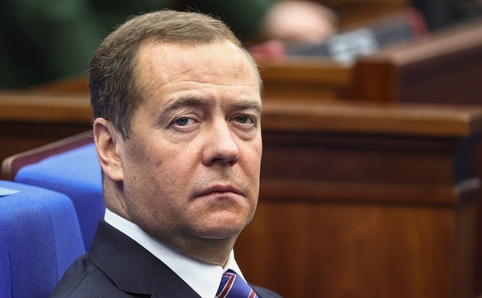 Медведев начал угрожать Трампу: что разозлило Кремль