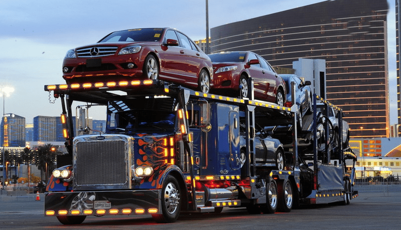 В Україну скоро ринуть тисячі дешевих машин із США