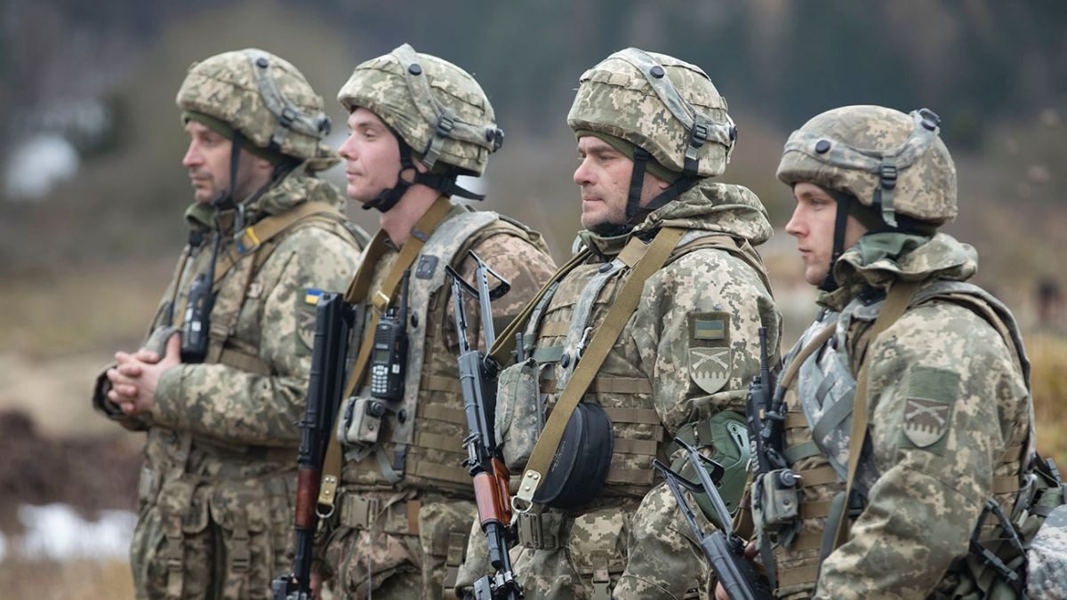 В Украине разрабатываются специальные военные контракты для молодежи 18-24 лет