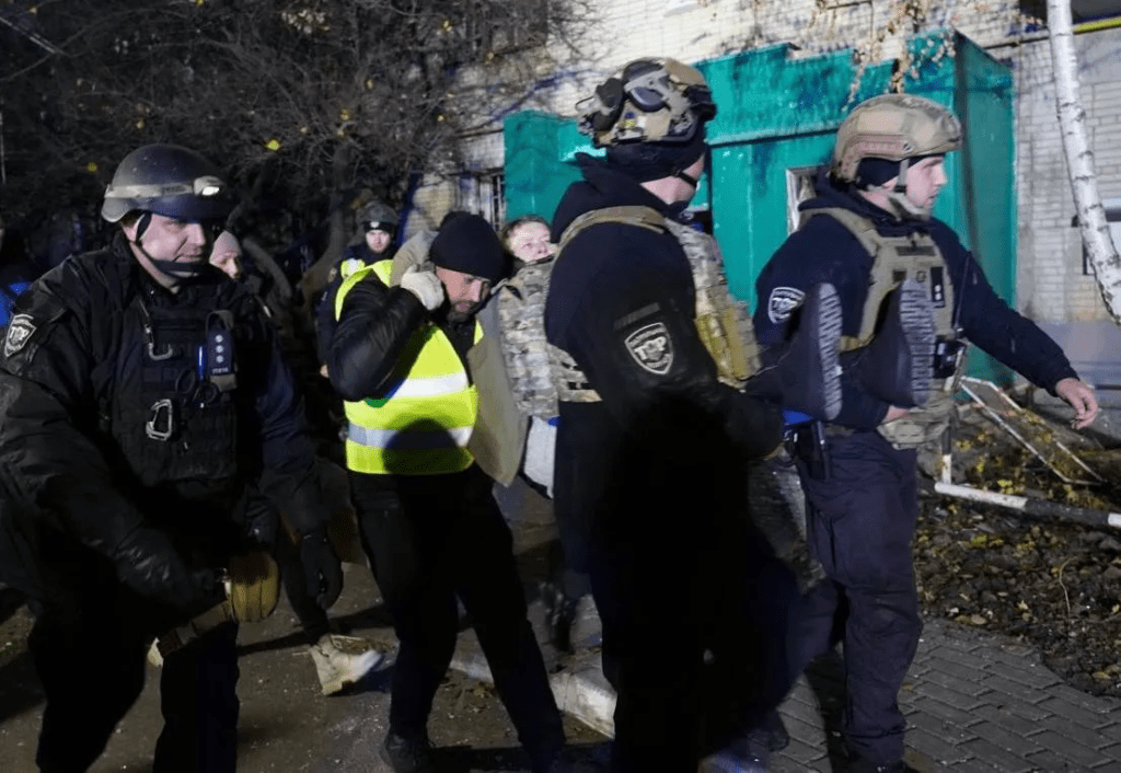 Балістична атака РФ на Суми: кількість постраждалих наближається до сотні (фото, відео) 5 Балістична атака РФ на Суми: кількість постраждалих наближається до сотні (фото, відео)