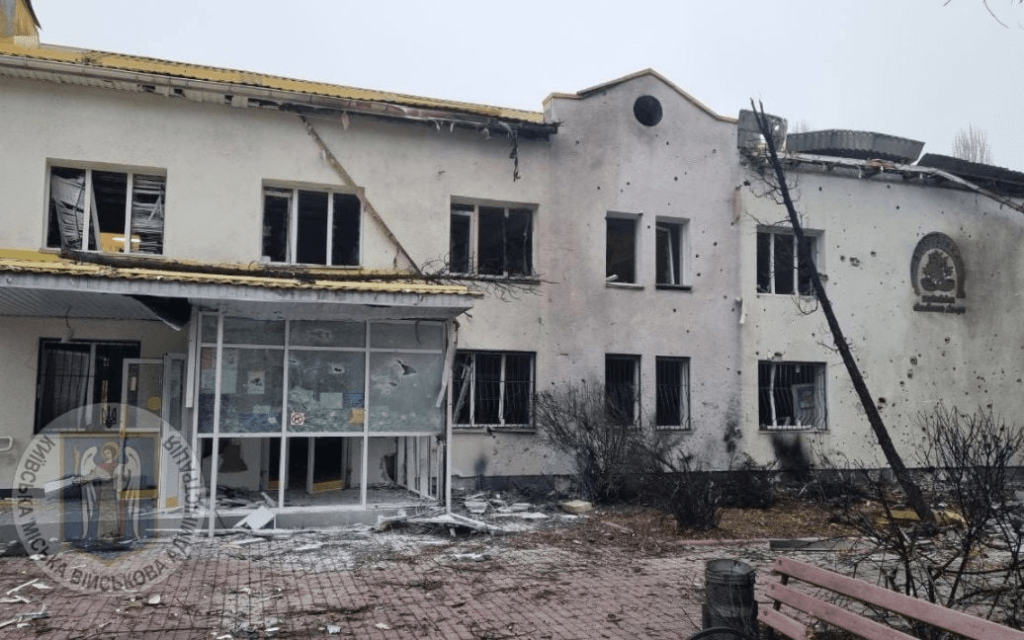 Київ зазнав руйнувань після нічної атаки (фото) 6 Київ зазнав руйнувань після нічної атаки (фото)