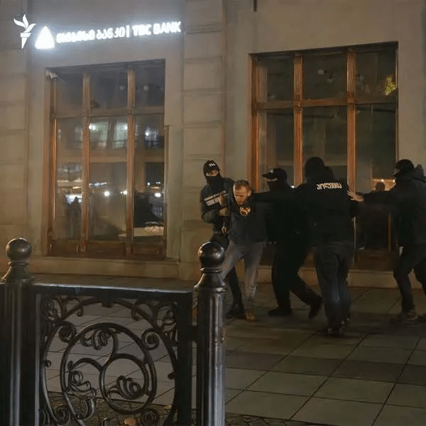 Побиті політики та журналісти: у Грузії силовики жорстоко розігнали мітинг за євроінтеграцію (фото, відео)