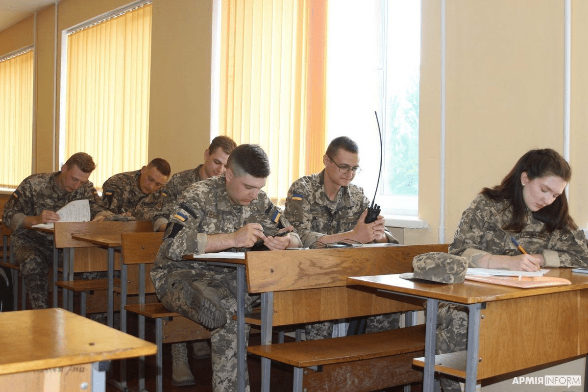 Хто зі студентів пройде обов’язкову військову підготовку: деталі