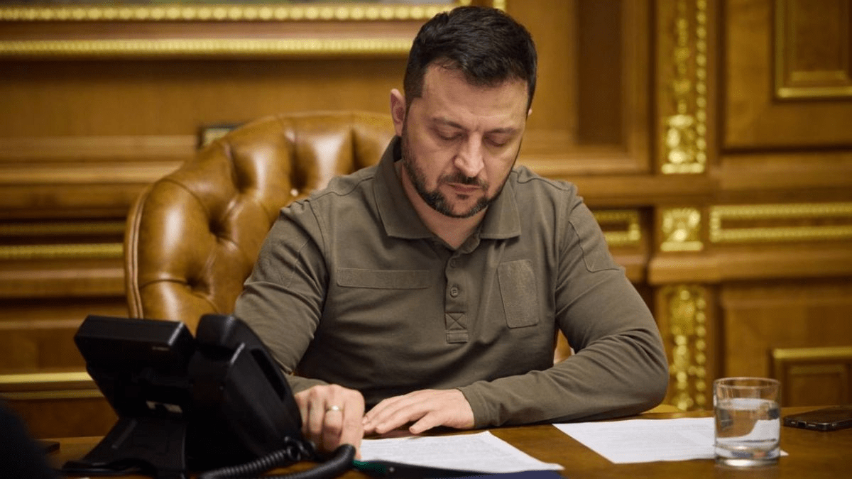 Зеленський продовжив воєнний стан та мобілізацію ➤ Prozoro.net.ua