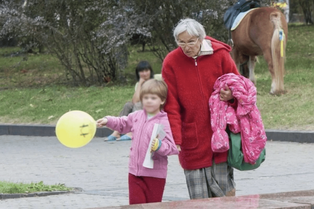 Найстарша породілля України оголосила про відновлення боротьби за 13-річну доньку