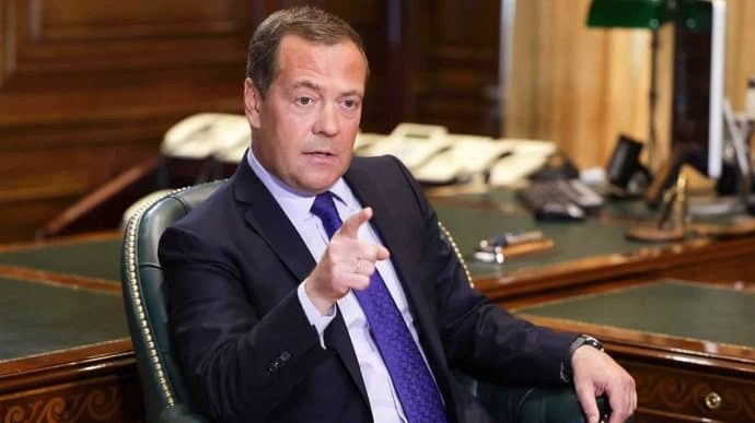 Медведев начал угрожать Трампу: что разозлило Кремль