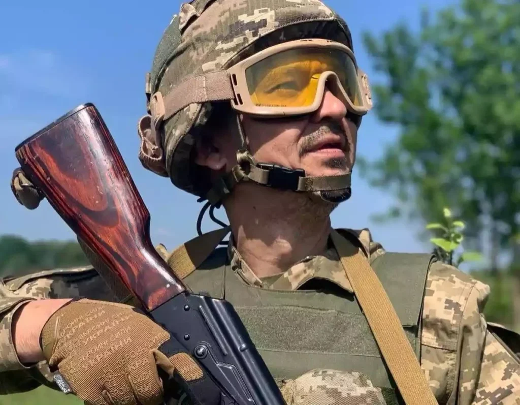 На фронті загинув український актор Петро Великий 6 На фронті загинув український актор Петро Великий