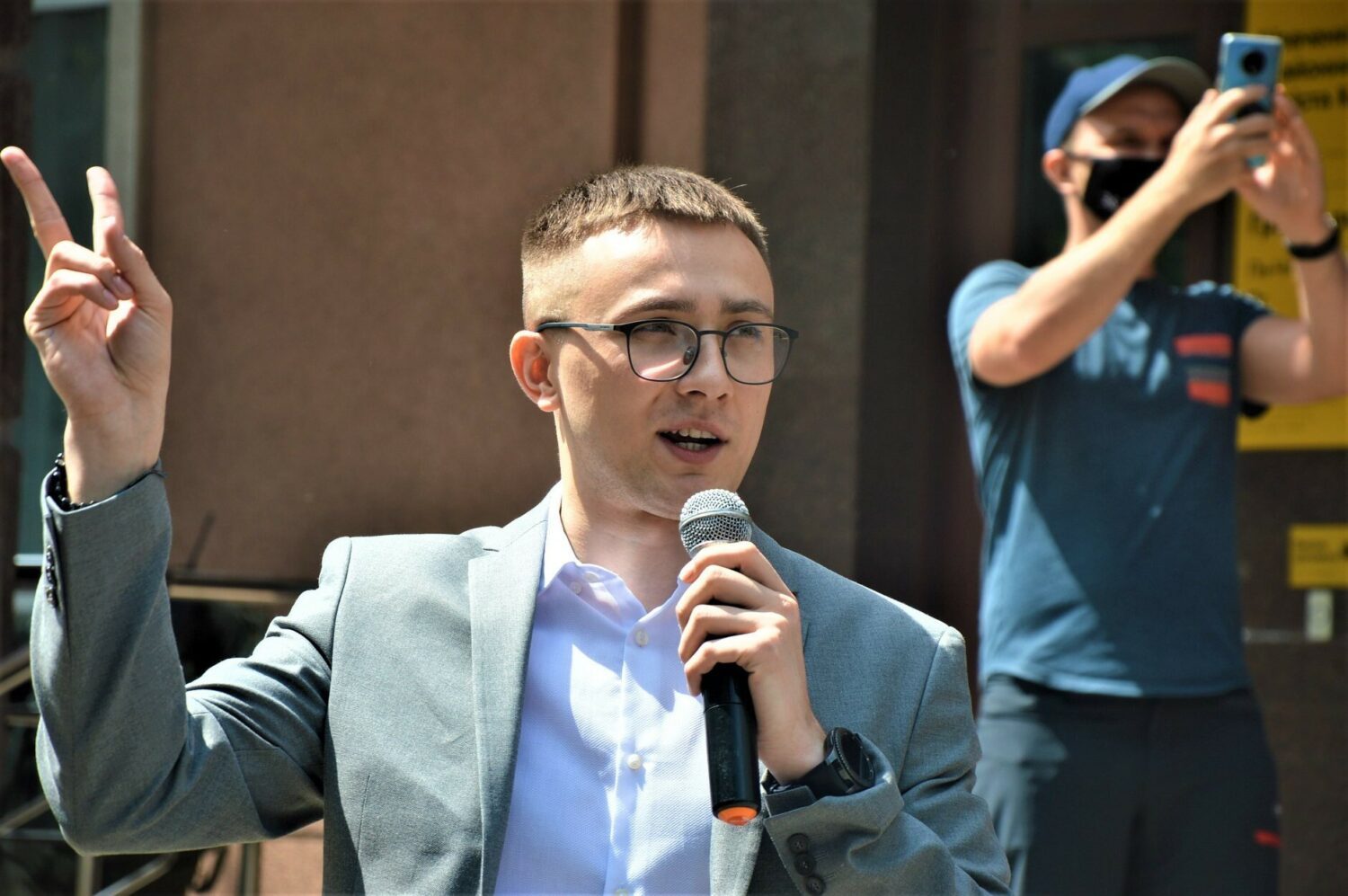 Ранен волонтер и активист Сергей Стерненко: нападение совершила женщина (фото задержанной)