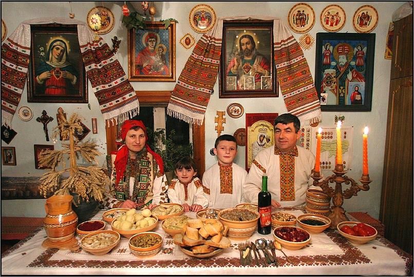 Скільки коштуватиме різдвяний стіл на 12 страв в Україні