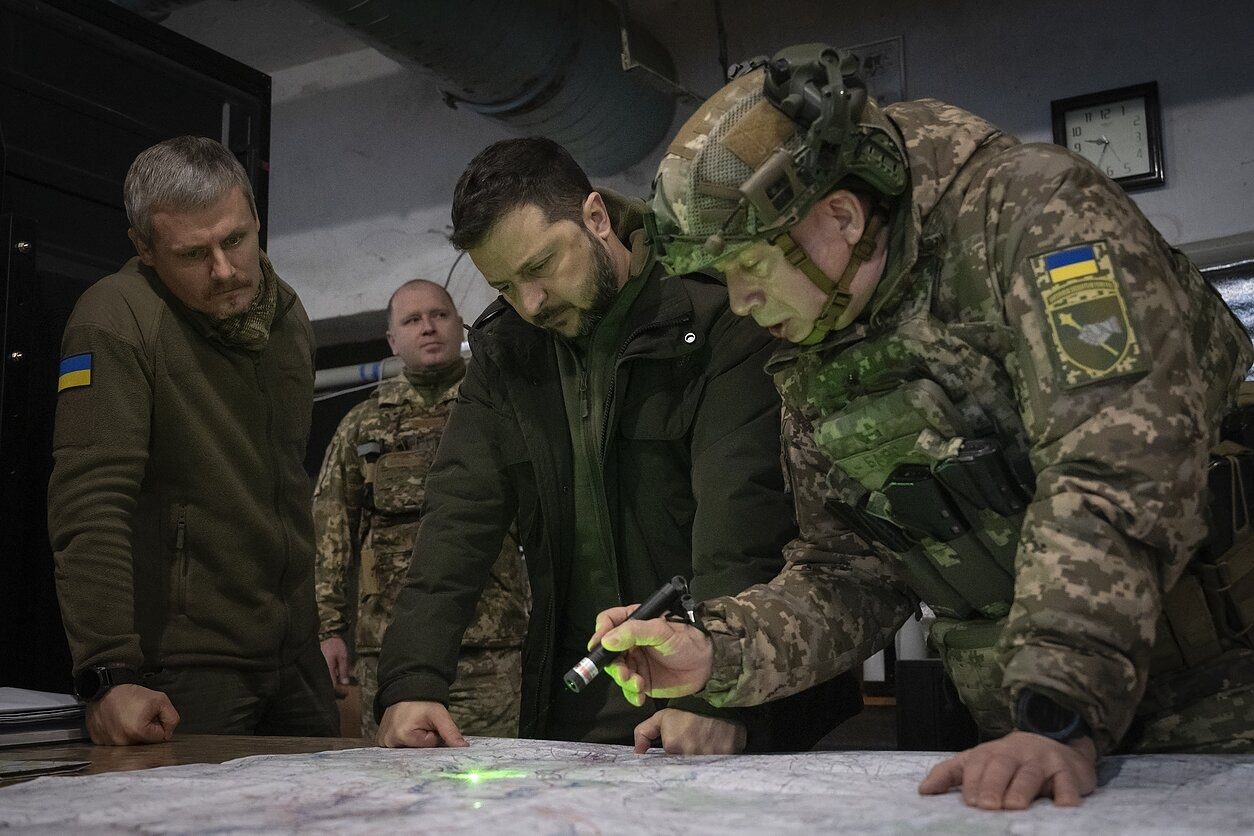 Важное заявление Зеленского после доклада Сырского