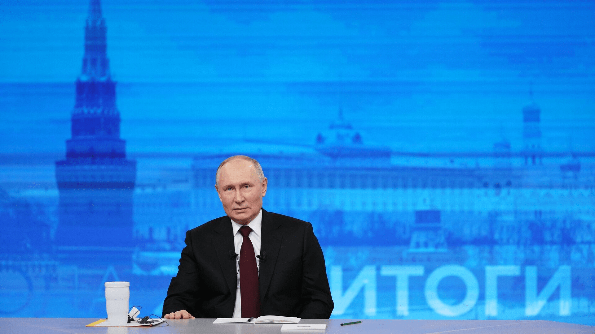 Путін дивно поводився на пресконференції: названо причину