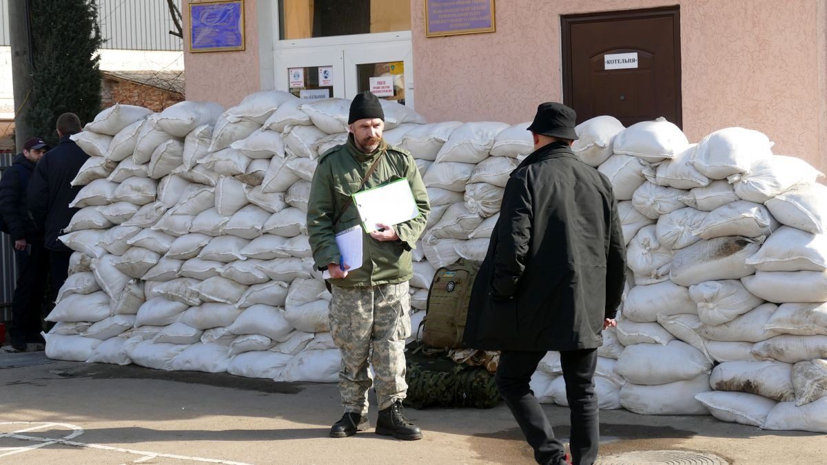 На Харьковщине массовые обыски у чиновников ТЦК и ВВК