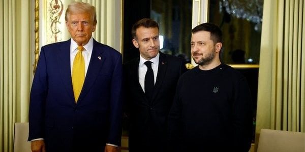 Советник Трампа раскритиковал Зеленского за внешний вид в Париже