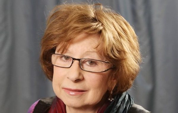 У РФ вигадали, як покарати Ахеджакову за фразу “Слава Україні!”