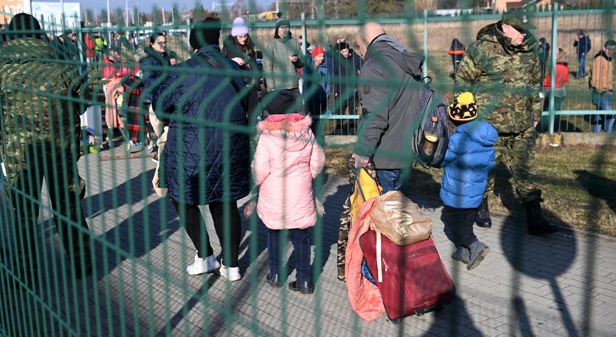 Демограф сказала что ждет Украину после отмены военного положения