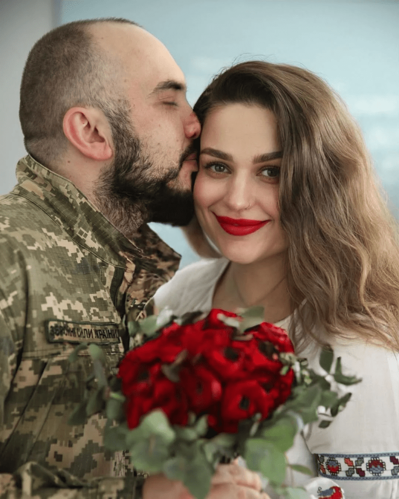 Зірка "Зважених та щасливих" розлучився з дружиною, яку зустрів на проєкті, та знову набрав вагу