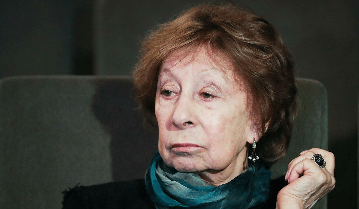 Чергова істерика росіян: Лія Ахеджакова висловила підтримку Україні просто на театральній сцені