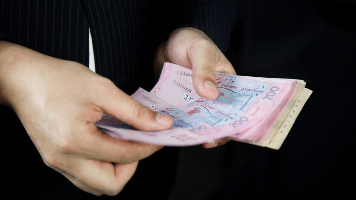 Хто з українців отримає 6500 гривень у грудні